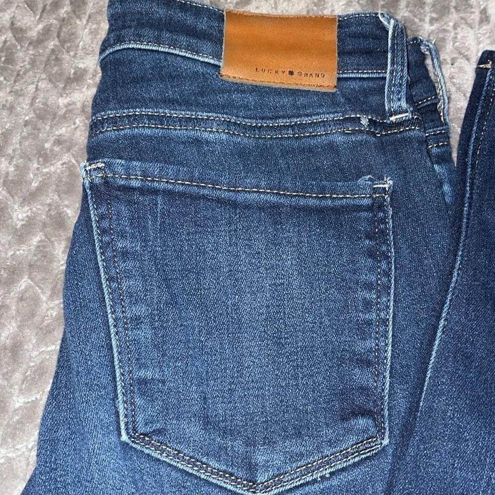 Lucky Brand Stella Skinny Jeans.  Size 2/26